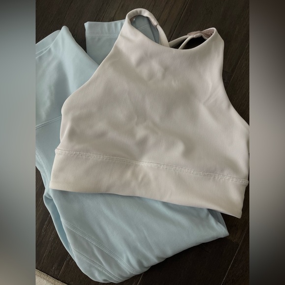 Lululemon Cream and Blue Sports Bra and Leggings Bundle - Picture 3 of 6